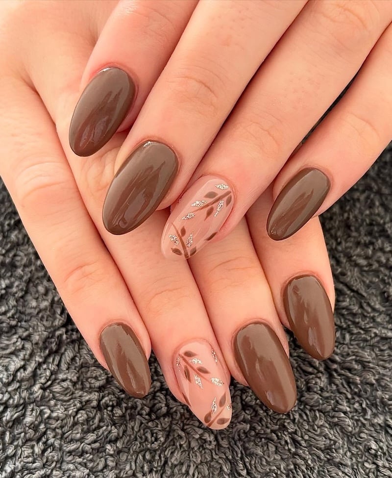 Medium Almond Nails with Glitter Leaf Motif Medium Almond Nails with Glitter Leaf Motif — Classy Brown Almond Nails