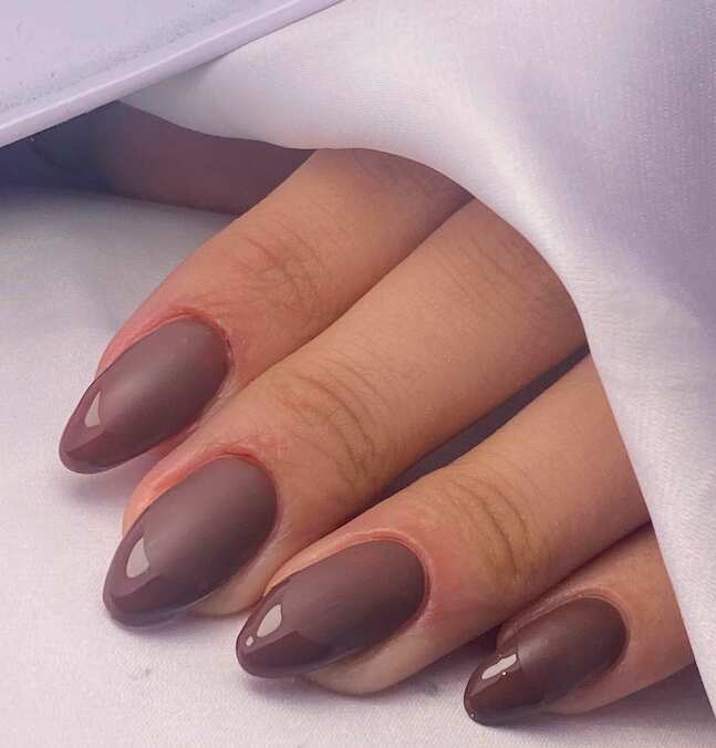 Matte Dusty Brown Medium Almond Nails Matte Dusty Brown Medium Almond Nails — Classy Brown Almond Nails