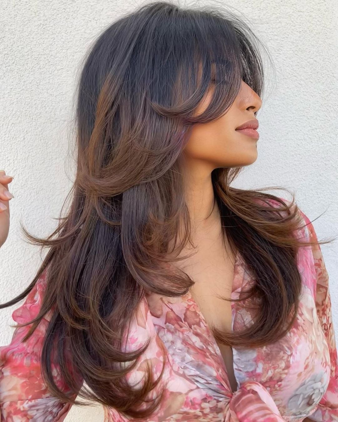 Mid-Back Wavy Layers With Curtain Bangs Side View, Dark Brown — Classy Butterfly Hair