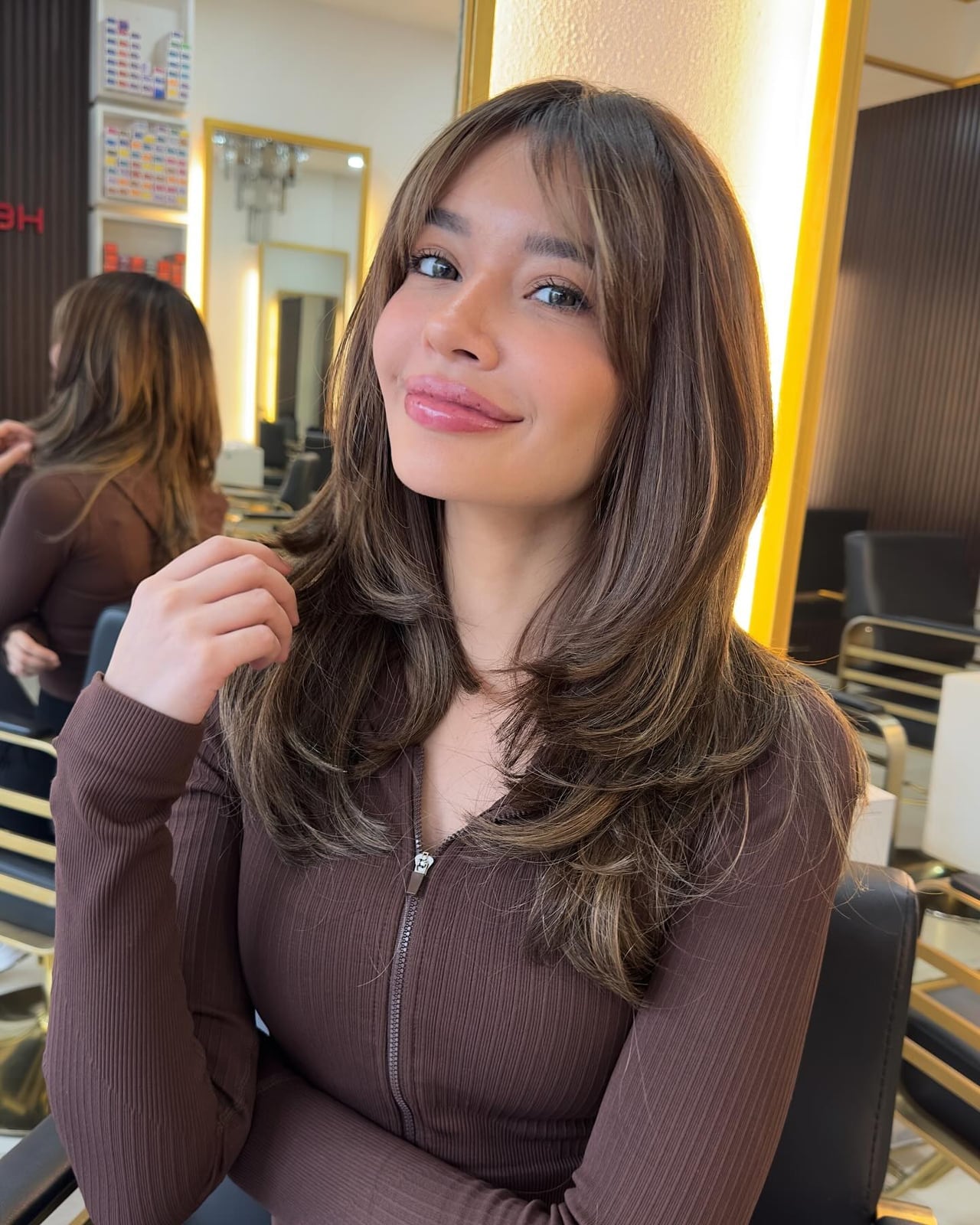 Collarbone Face-Framing Layers With Side Sweep — Classy Butterfly Hair