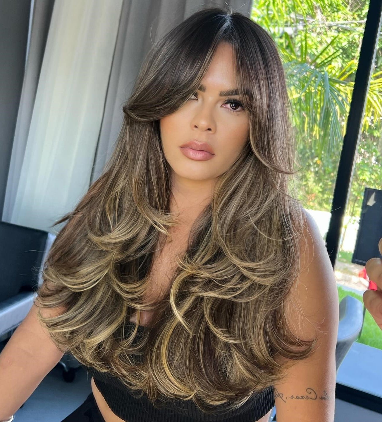 Thick Wavy Layers With Voluminous Face-Framing — Classy Butterfly Hair