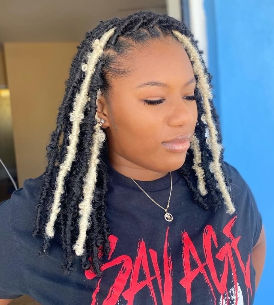 Collarbone Black With Blonde Highlights Collarbone Black With Blonde Highlights — Classy Butterfly Locs