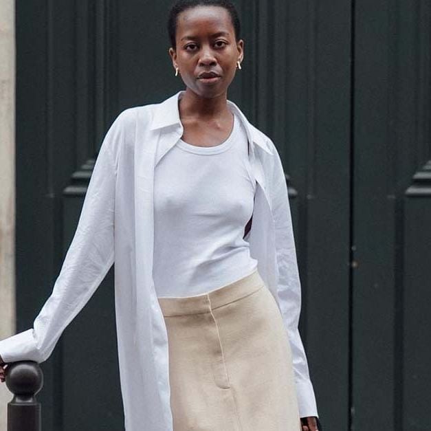 Oversized White Shirt with Beige Linen Trousers, Close-Up Take Oversized White Shirt with Beige Linen Trousers, Close-Up Take — Classy Capsule Wardrobe