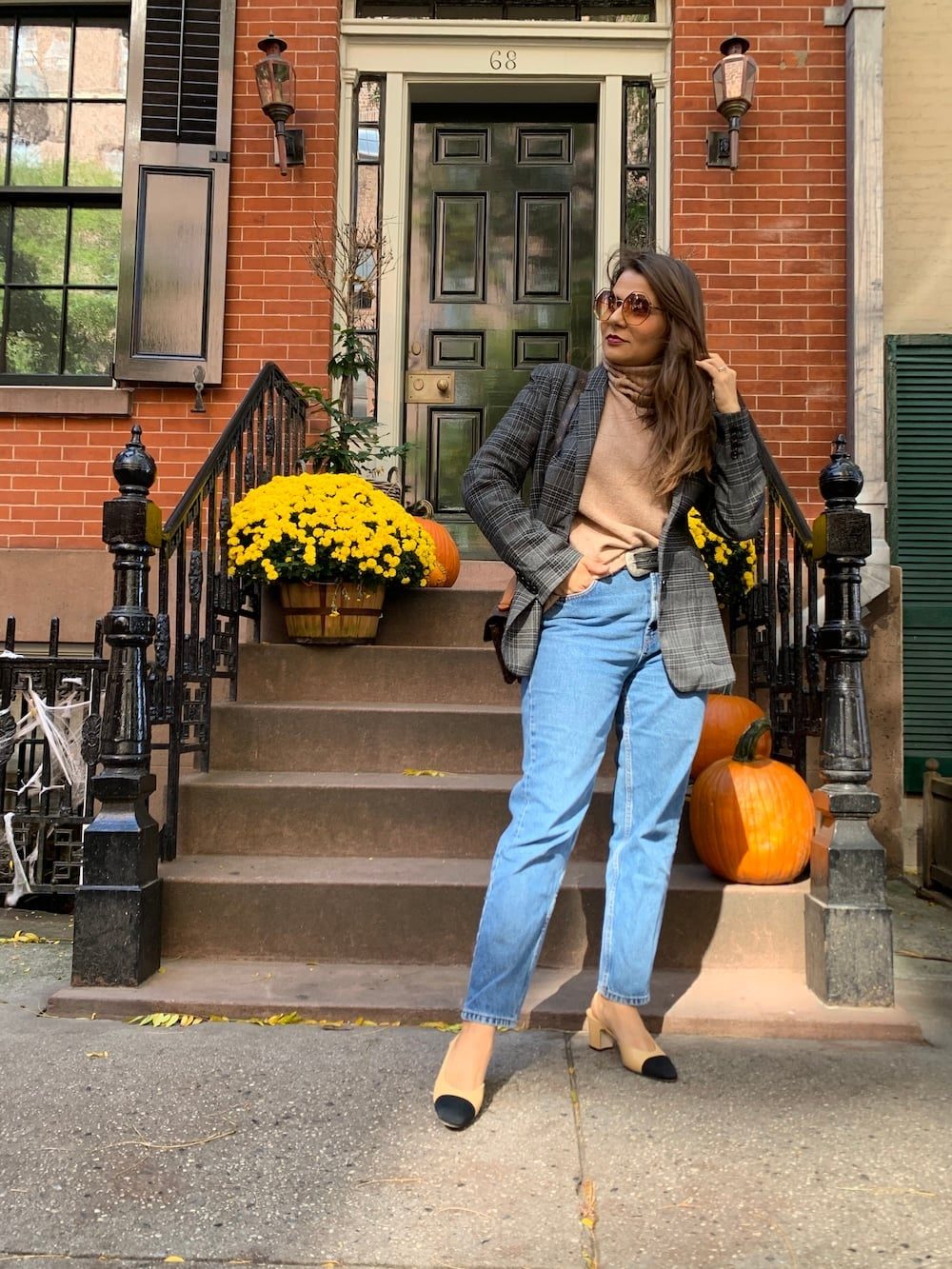 Straight Leg Jeans with Beige Turtleneck and Grey Plaid Blazer Straight Leg Jeans with Beige Turtleneck and Grey Plaid Blazer — Classy Casual Jeans Outfit