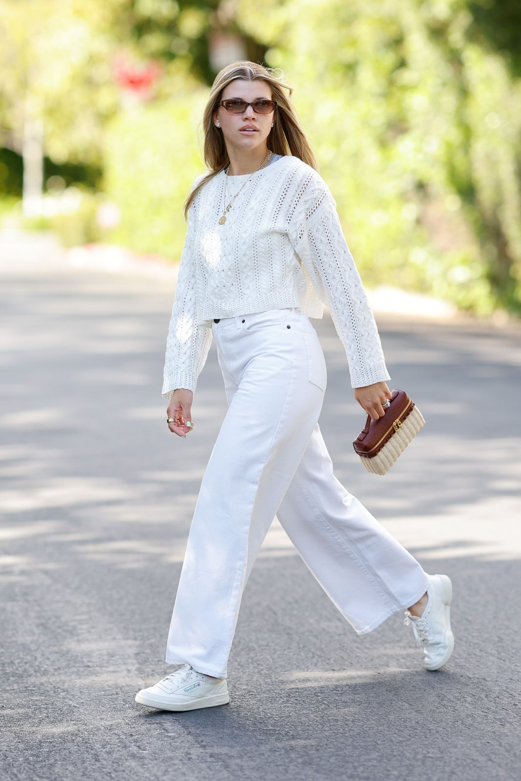 Wide Leg White Jeans with Cable Knit Sweater and White Sneakers Wide Leg White Jeans with Cable Knit Sweater and White Sneakers — Classy Casual Jeans Outfit