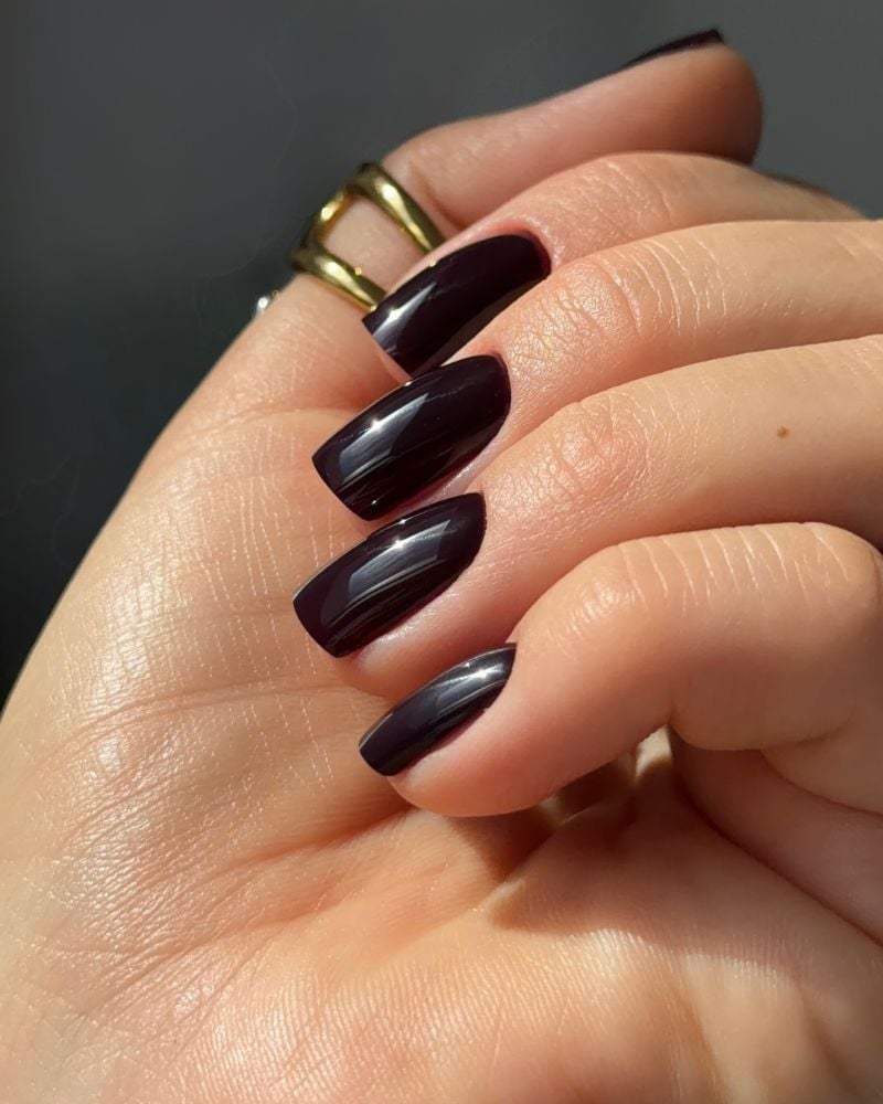 Glossy Tortoiseshell Pattern Medium Oval Nails Glossy Tortoiseshell Pattern Medium Oval Nails — Classy Chocolate Nails
