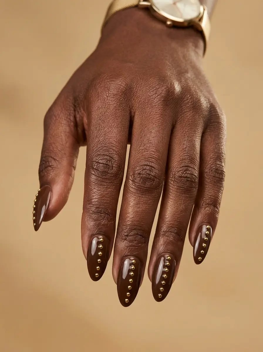 Short Square Nails with Thin Gold Lines Short Square Nails with Thin Gold Lines — Classy Chocolate Nails