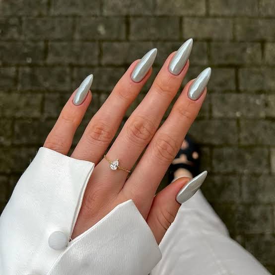 Long Stiletto Silver Chrome Nails Long Stiletto Silver Chrome Nails — Classy Chrome Nails Colors