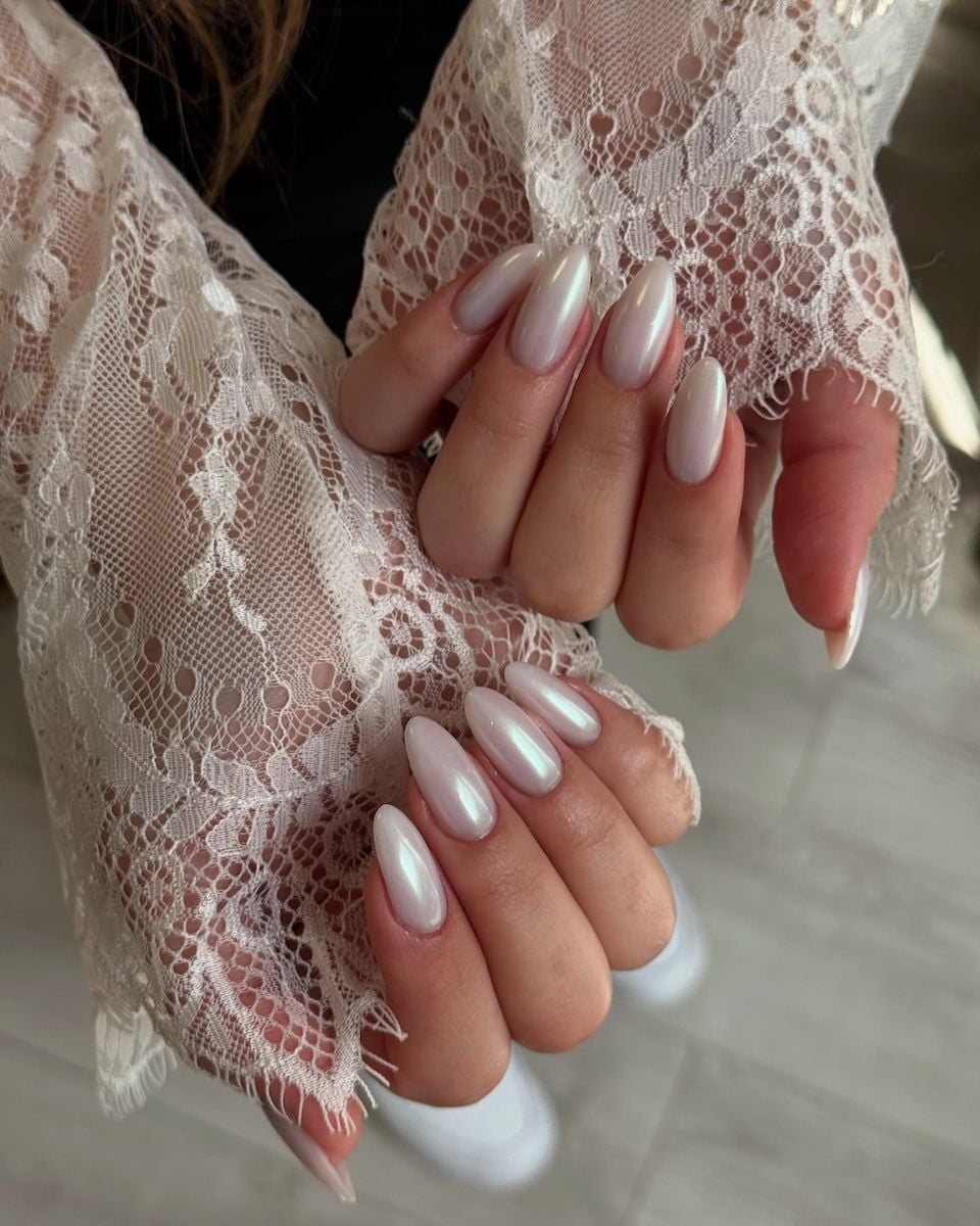Short Oval Milky White Pearlescent Chrome Short Oval Milky White Pearlescent Chrome — Classy Chrome Nails Colors