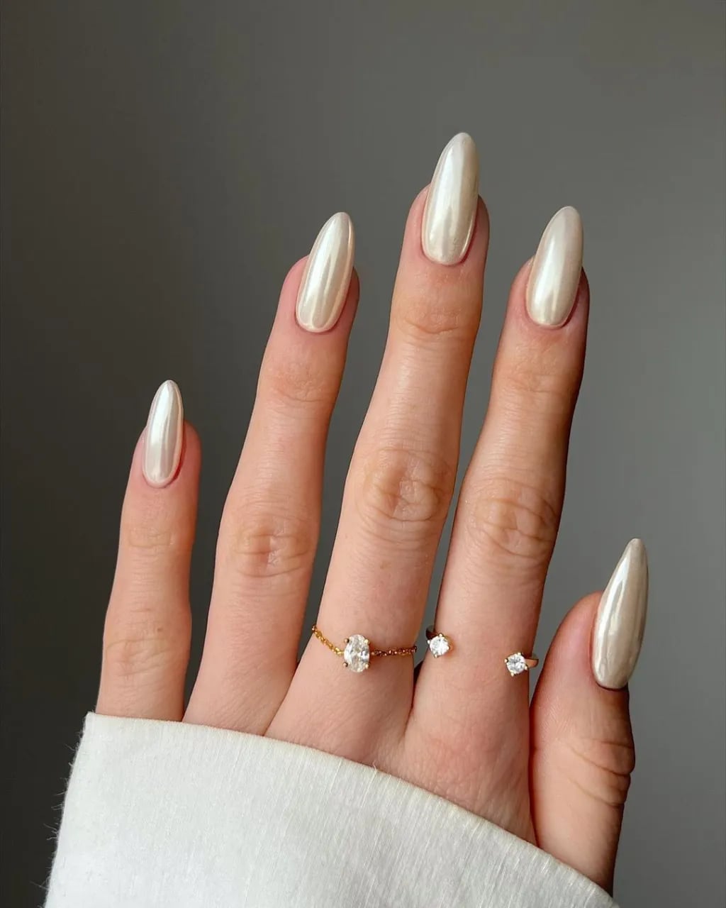 Medium-Long Almond Pearlescent White Chrome Medium-Long Almond Pearlescent White Chrome — Classy Chrome Nails Colors