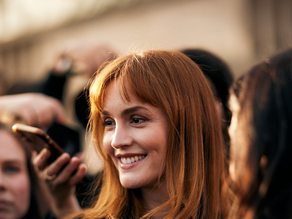 Medium Copper With Highlights Collarbone Layers — Classy Copper Hair Color