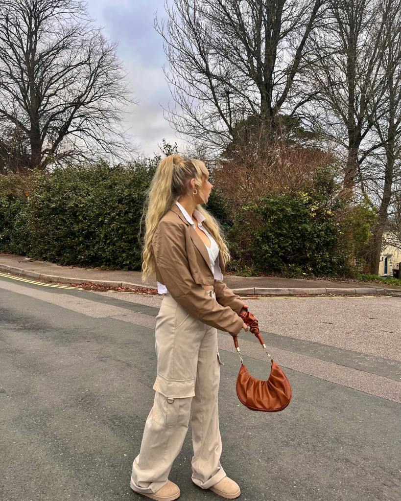 Beige Cargo Trousers With Cropped Jacket Beige Cargo Trousers With Cropped Jacket — Classy Cream Pants Outfits