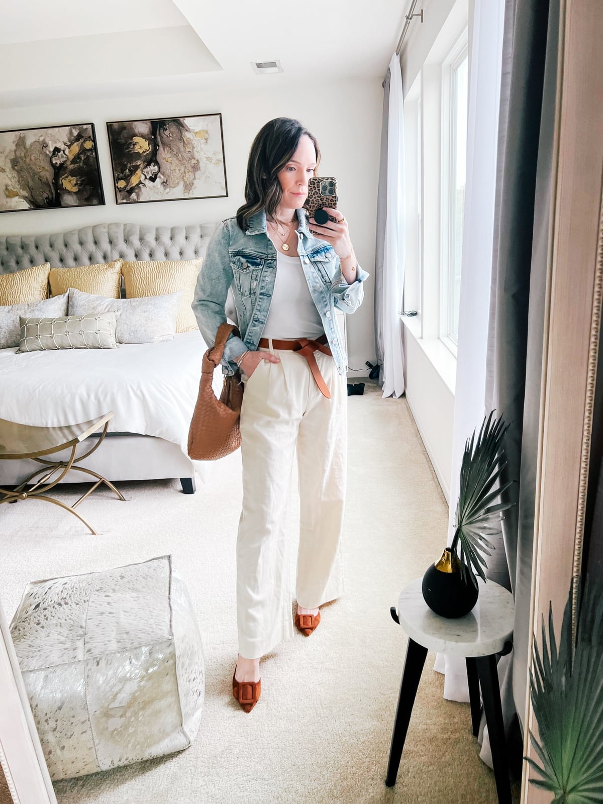 Cream Pleated Trousers With Denim Jacket Cream Pleated Trousers With Denim Jacket — Classy Cream Pants Outfits