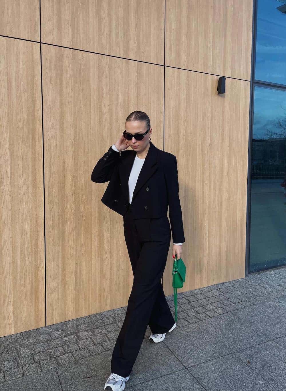 Black Cropped Blazer with White T-Shirt Black Cropped Blazer with White T-Shirt — Classy Cropped Jacket Outfits