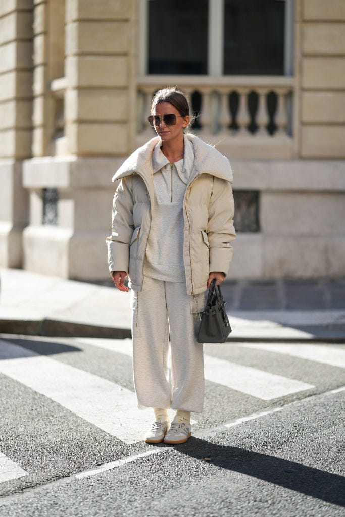 Oversized Beige Puffer Jacket with Plush Collar Oversized Beige Puffer Jacket with Plush Collar — Classy Cropped Jacket Outfits