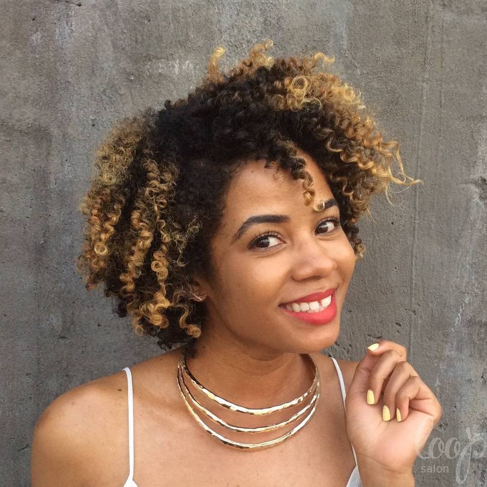 Collarbone Layered Curls With Blonde Highlights — Classy Curly Hairstyles for Black Women