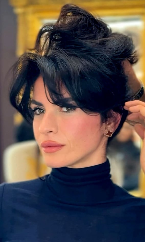 Medium Brown Collarbone Blowout With Curtain Bangs Medium Brown Collarbone Blowout With Curtain Bangs — Classy Curtain Bangs