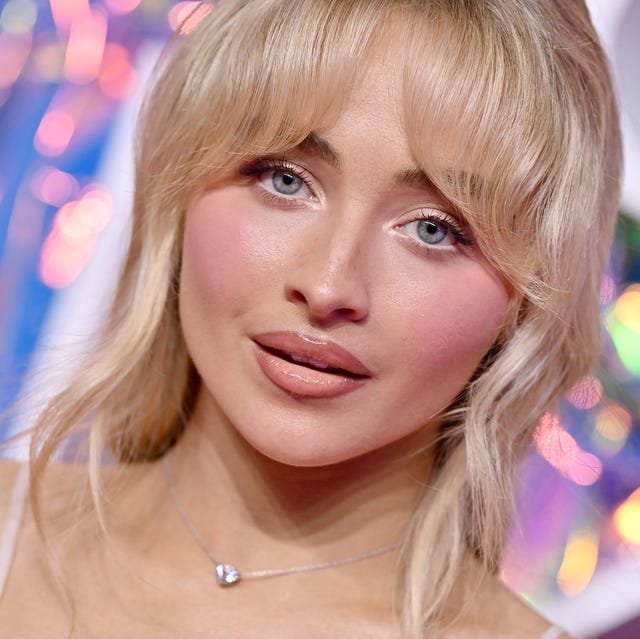 Ash Blonde Collarbone Cut With Side-Swept Curtain Bangs Ash Blonde Collarbone Cut With Side-Swept Curtain Bangs — Classy Curtain Bangs