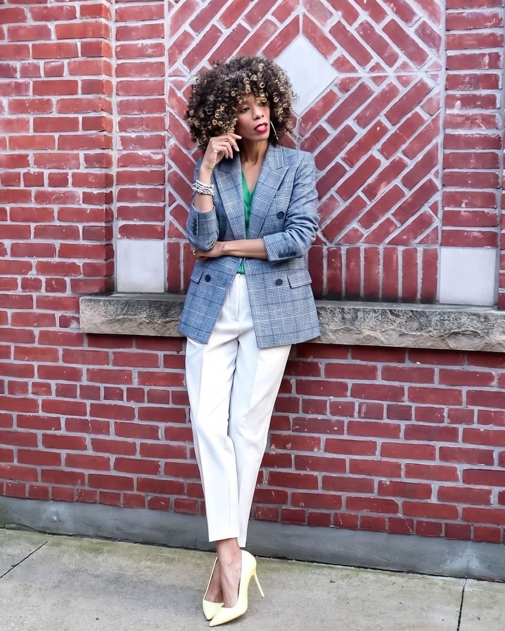 Plaid Blazer with Green Top and White Trousers Plaid Blazer with Green Top and White Trousers — Classy Dark Academia Outfits
