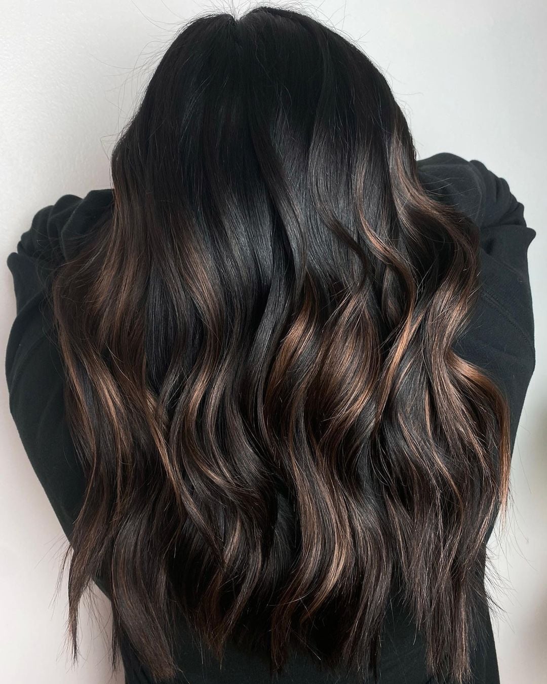 Mid-Back Dark Brown With Caramel Balayage Blend and Wavy Thick Mid-Back Dark Brown With Caramel Balayage Blend and Wavy Thick — Classy Dark Brown Balayage