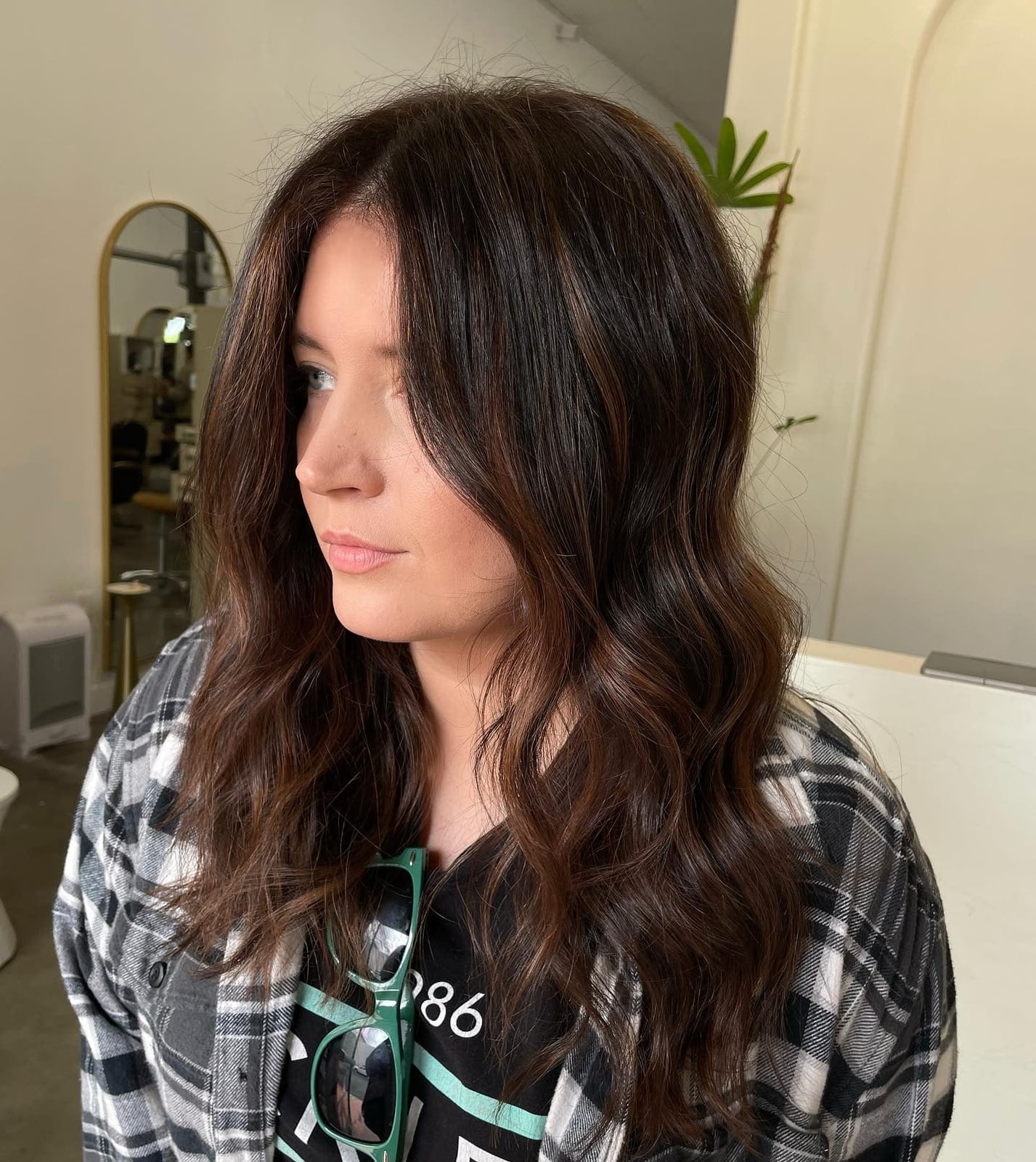 Collarbone Lob With Subtle Caramel Balayage Layers, Wavy Collarbone Lob With Subtle Caramel Balayage Layers, Wavy — Classy Dark Brown Balayage