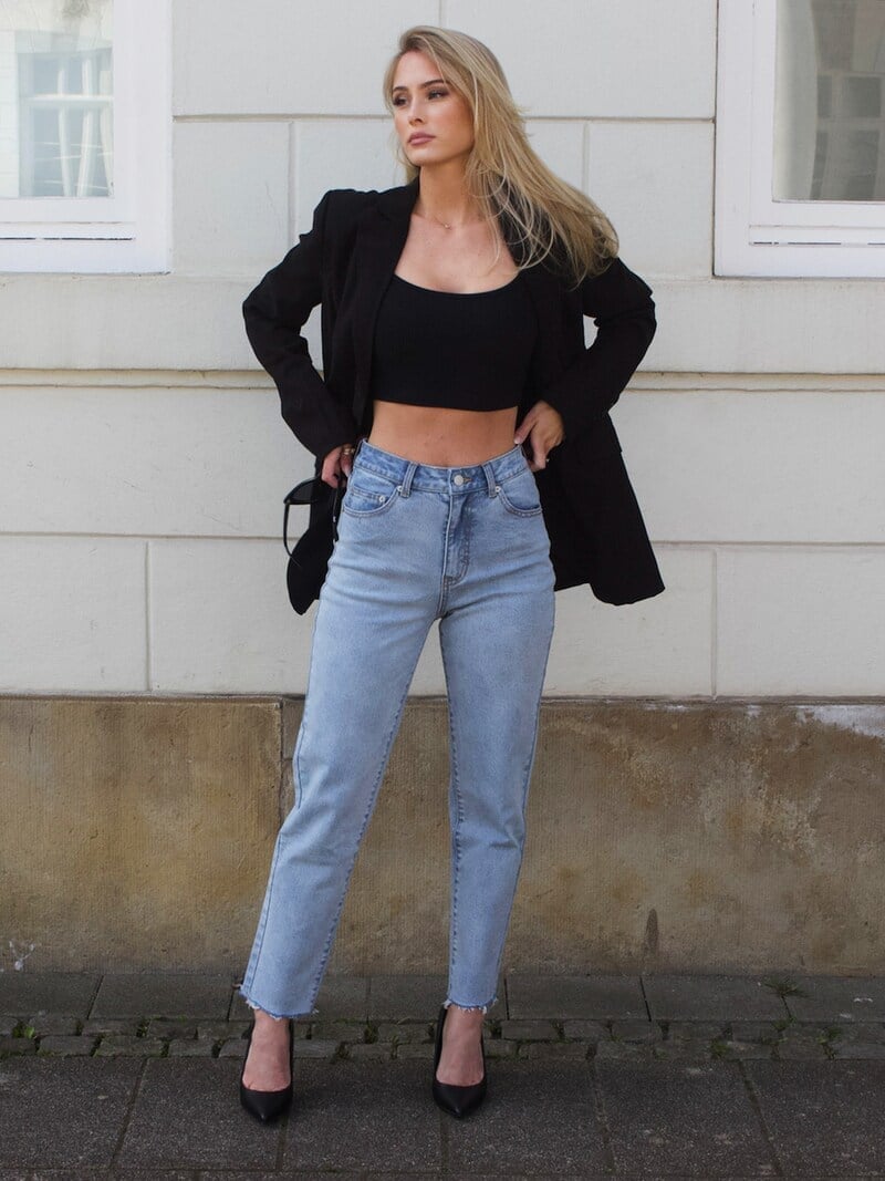 Oversized Blazer with Black Crop Top and Jeans — Classy Denim Outfits