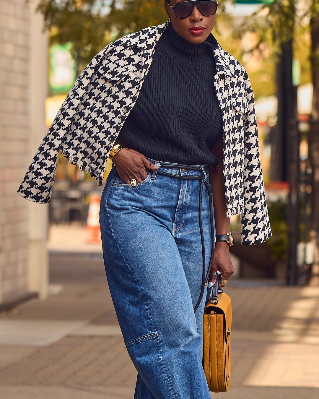 Houndstooth Jacket Adds Pattern to Wide Leg Jeans — Classy Denim Outfits