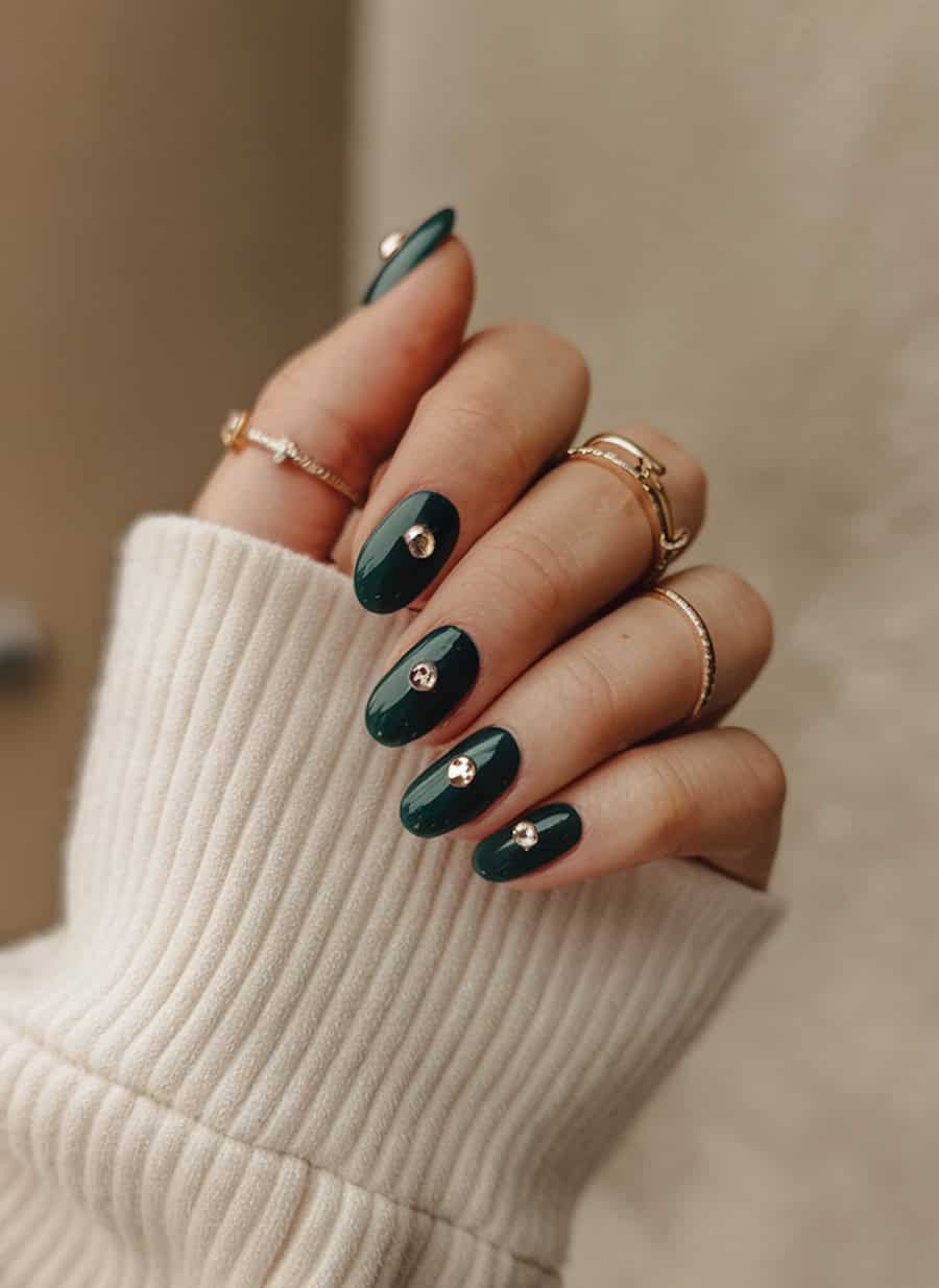 Short Oval Ombre Nails Short Oval Ombre Nails — Classy Emerald Green Nails