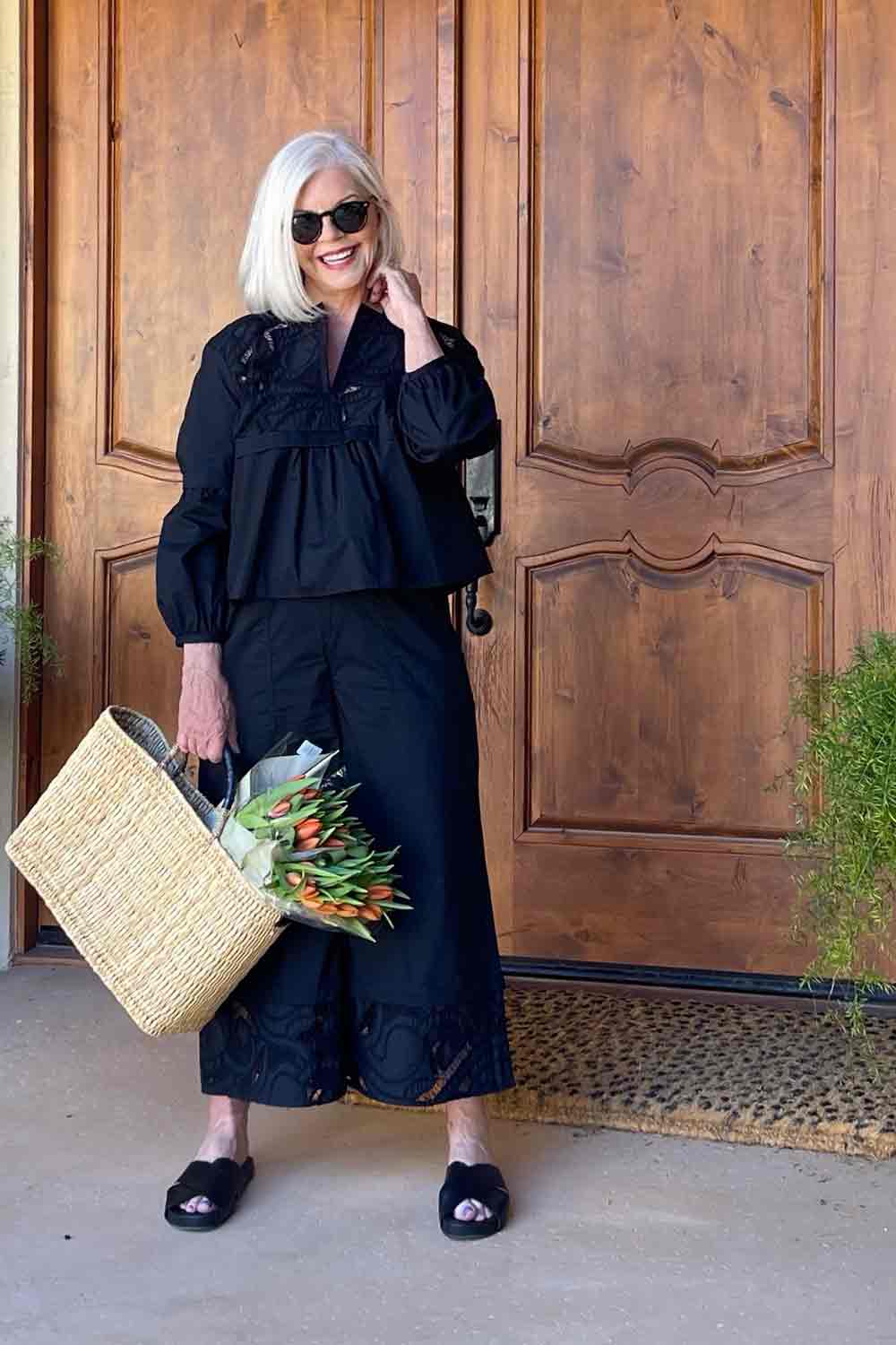 Black Embroidered Blouse with Wide Leg Cropped Trousers Black Embroidered Blouse with Wide Leg Cropped Trousers — Classy Errands Outfits
