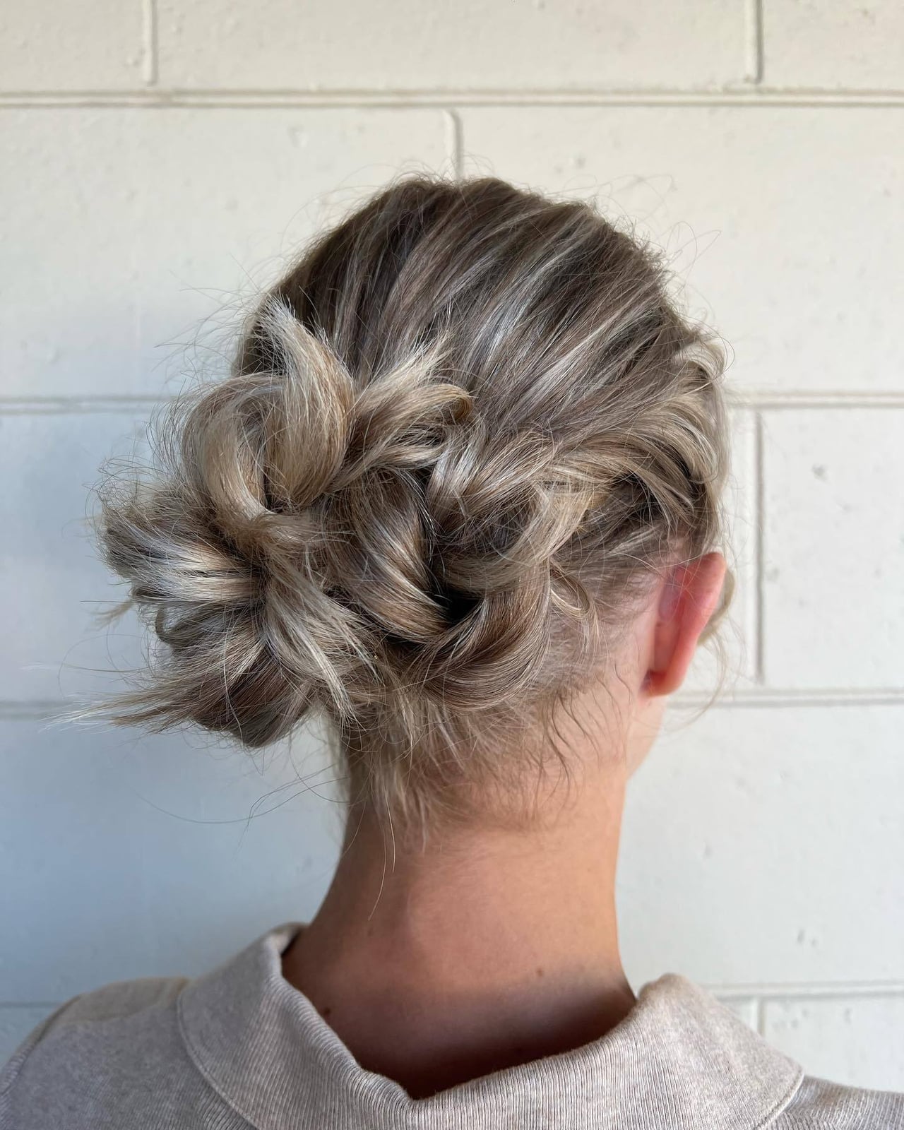 Ash Blonde Textured Messy Bun Ash Blonde Textured Messy Bun — Classy Everyday Hairstyles