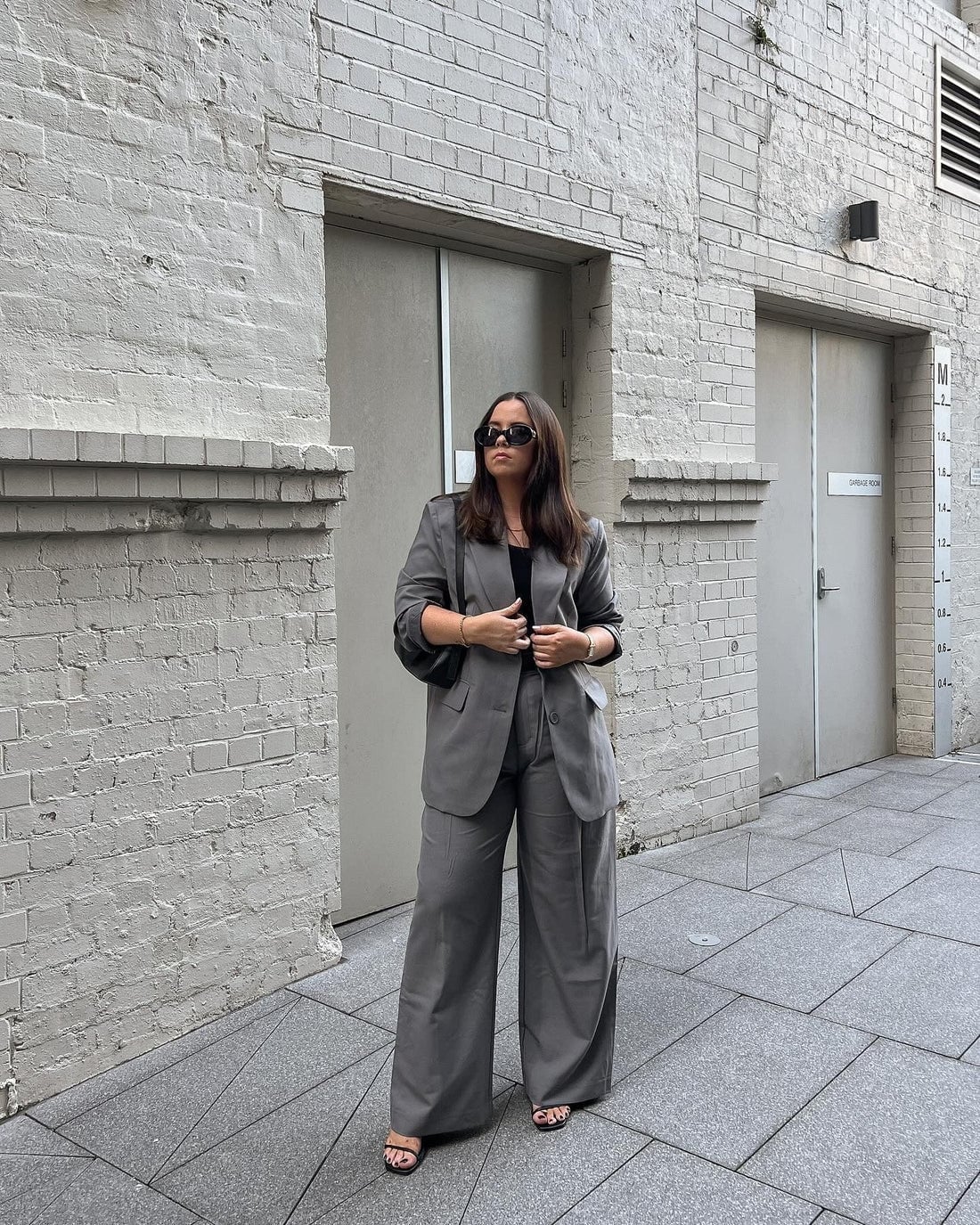 Grey Oversized Blazer With Wide-Leg Trousers Grey Oversized Blazer With Wide-Leg Trousers — Classy Formal Outfits
