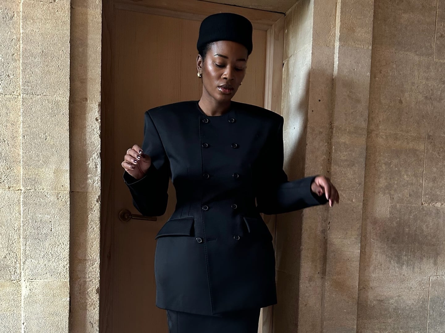 Tailored Black Double-Breasted Blazer With Matching Skirt Tailored Black Double-Breasted Blazer With Matching Skirt — Classy Formal Outfits