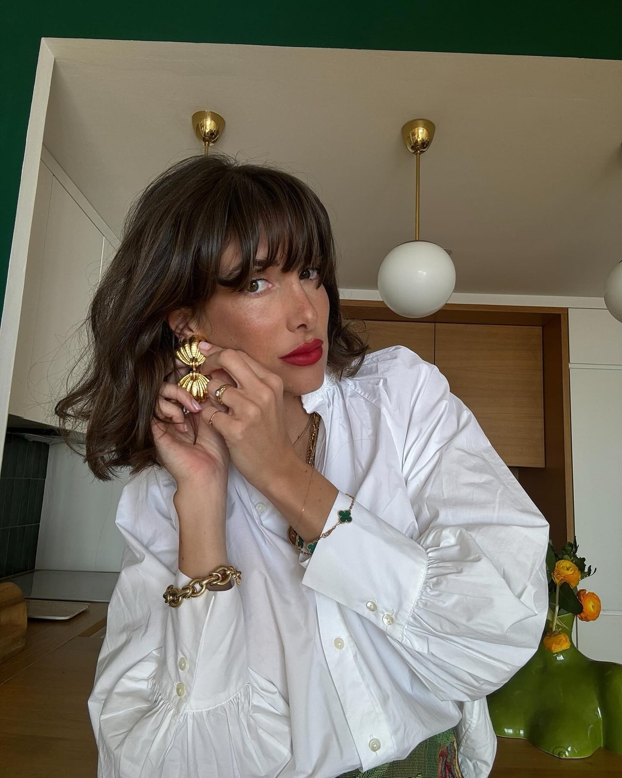Tousled Collarbone Bob With Curtain Bangs Tousled Collarbone Bob With Curtain Bangs — Classy French Bob with Bangs