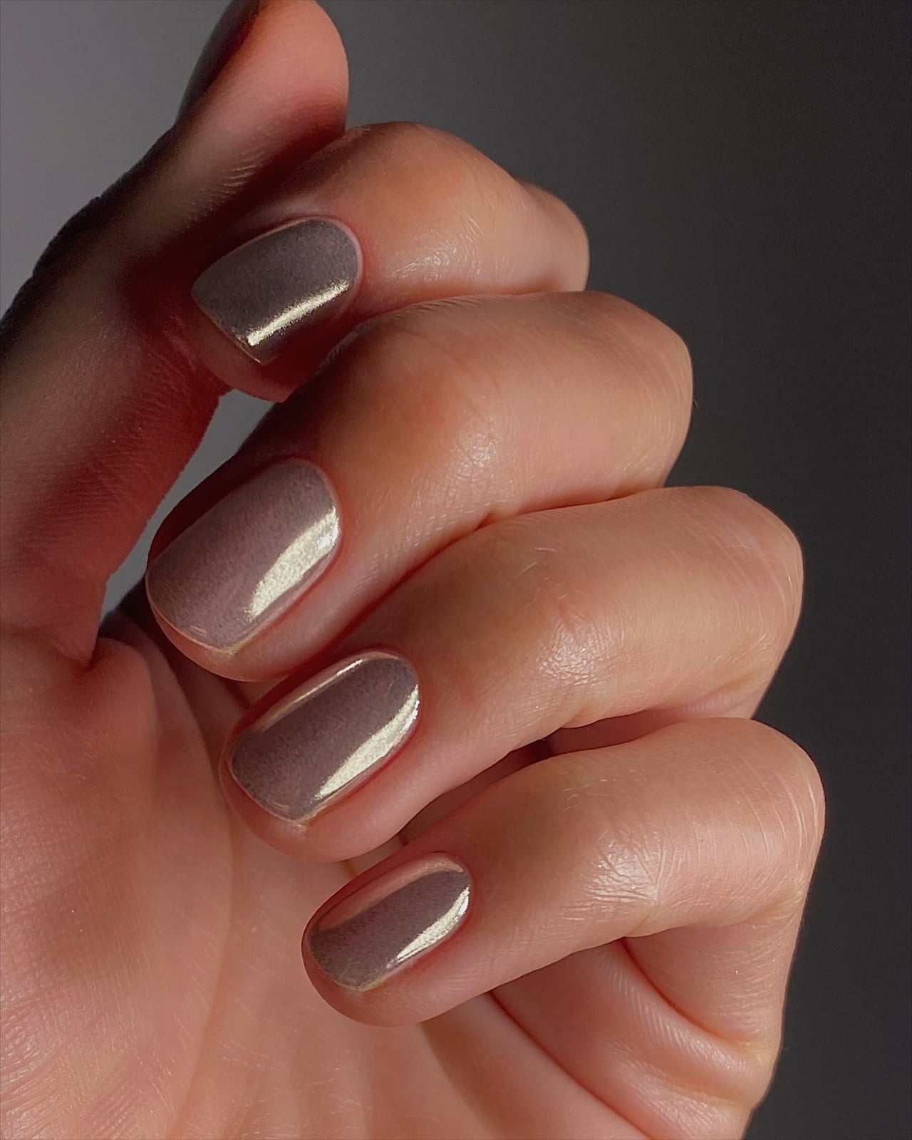 Silver Chrome Short Oval Nails Silver Chrome Short Oval Nails — Classy Glass Nails