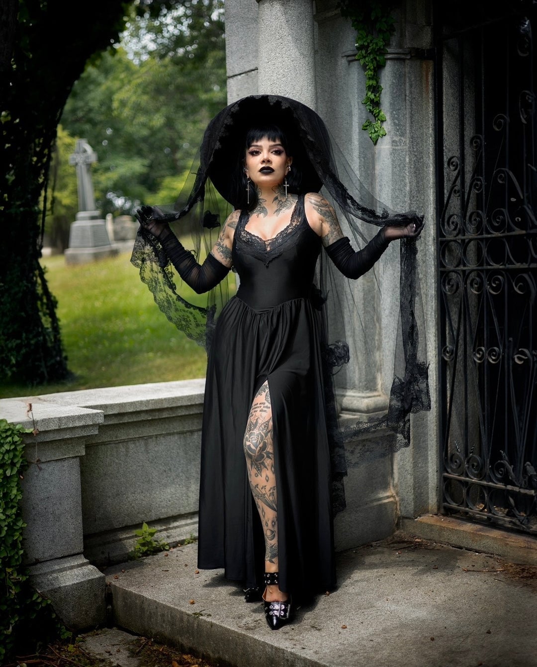 Black Lace-Trimmed Dress with High Slit and Hat Black Lace-Trimmed Dress with High Slit and Hat — Classy Gothic Style