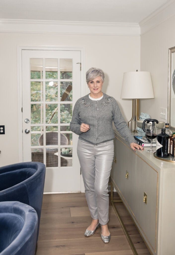 Metallic Jeans Make a Statement — Classy Gray Jeans Outfits