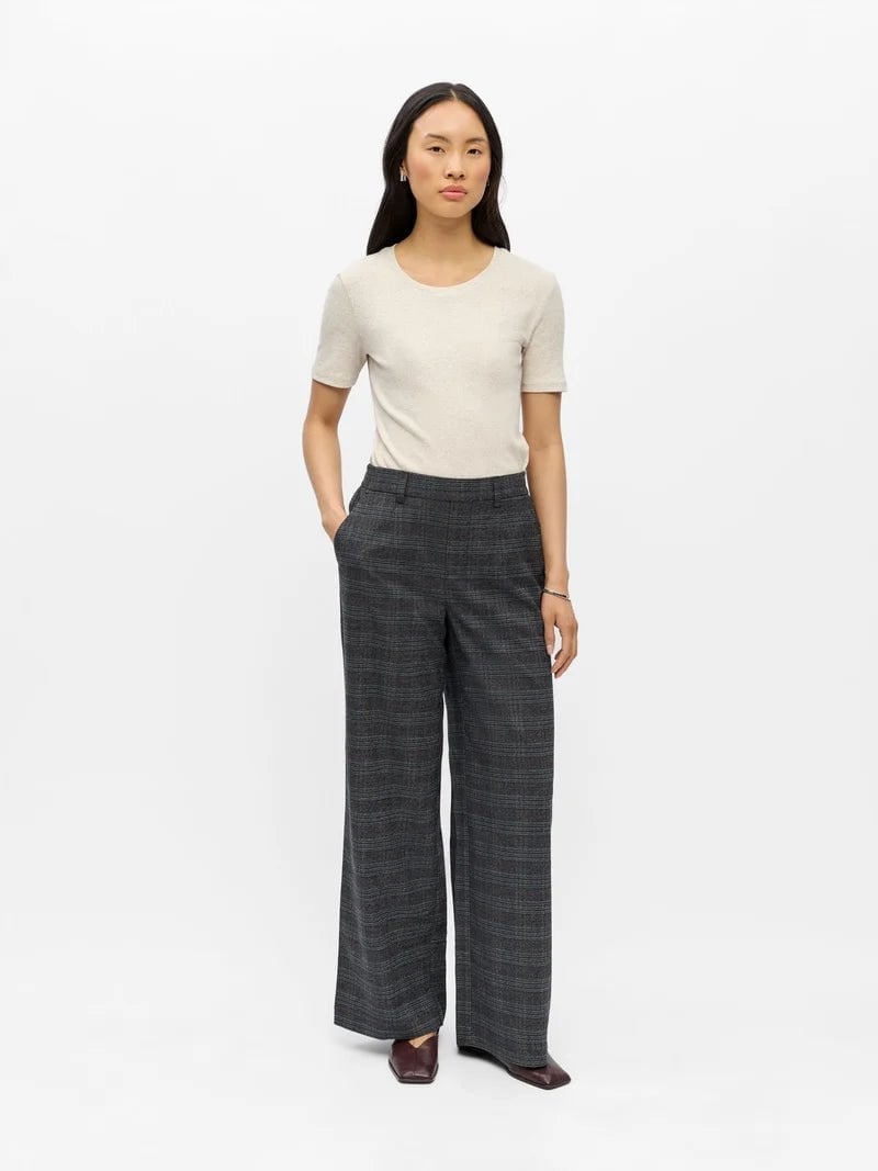 Dark Grey Plaid Wide Leg Trousers with Knit Top Dark Grey Plaid Wide Leg Trousers with Knit Top — Classy Gray Pants Outfits