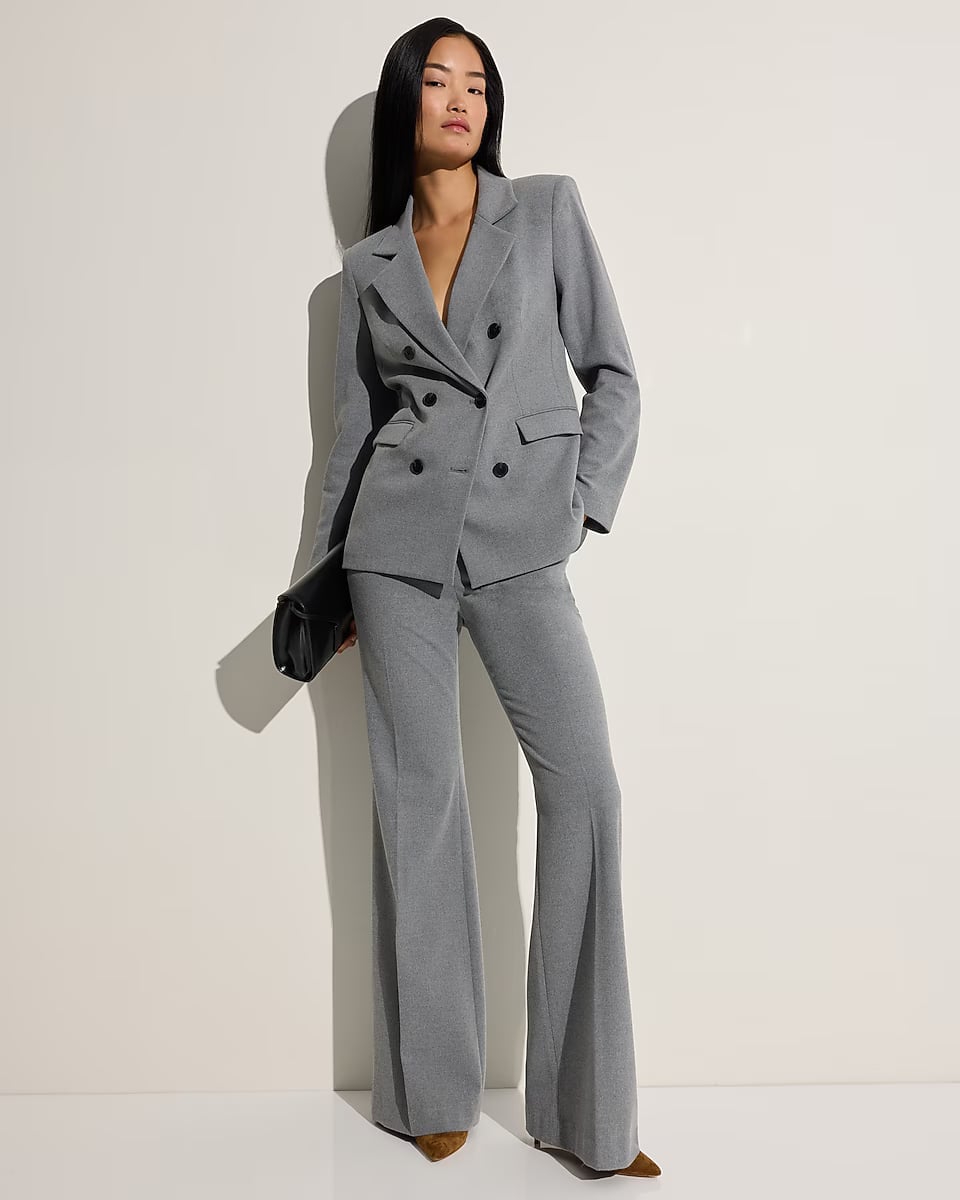 Monochromatic Grey Suit with Wide Leg Trousers Monochromatic Grey Suit with Wide Leg Trousers — Classy Gray Pants Outfits