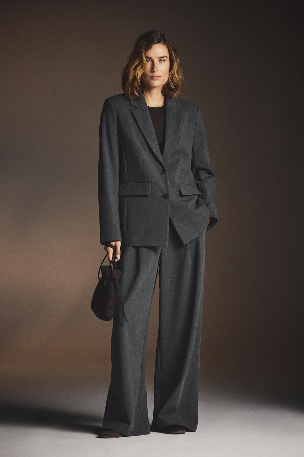 Relaxed Fit Grey Blazer and Wide Leg Trousers With Wool Blend Relaxed Fit Grey Blazer and Wide Leg Trousers With Wool Blend — Classy Gray Pants Outfits