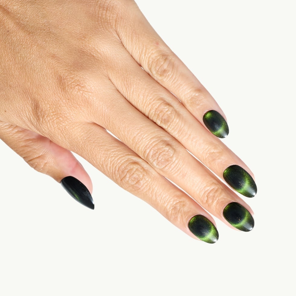 Medium Almond Dark Green Cat Eye — Classy Green Cat Eye Nails