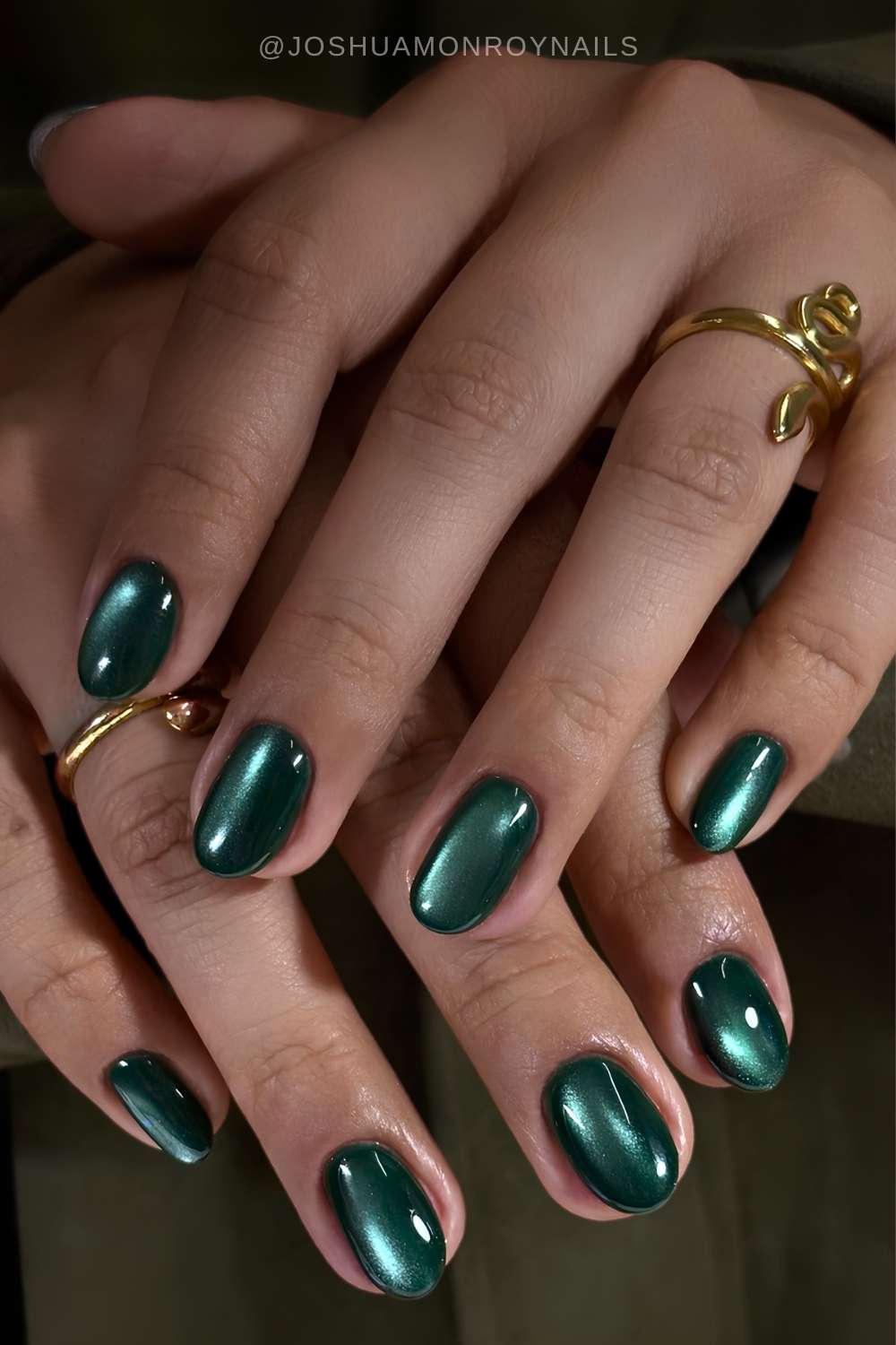 Medium Oval Deep Dark Green Cat Eye — Classy Green Cat Eye Nails