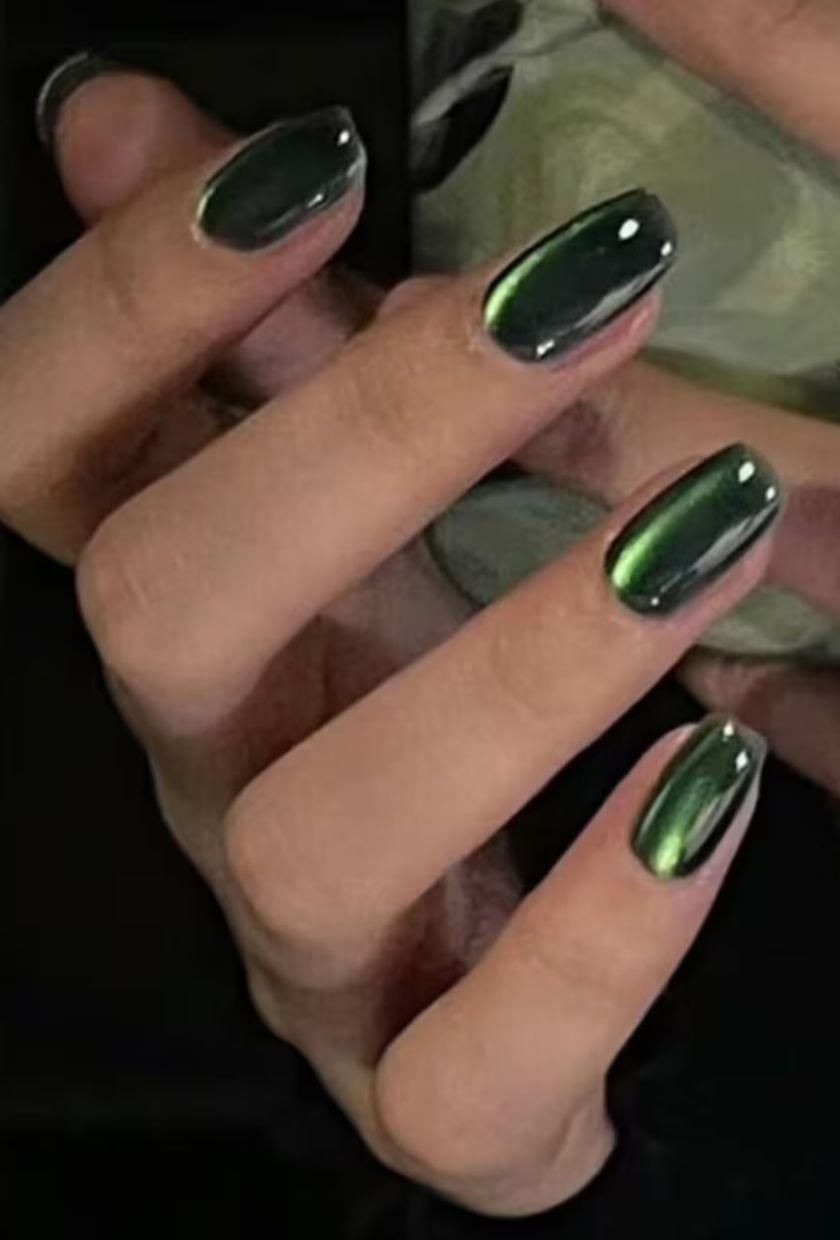 Short Oval Cat Eye with Green Blue Grey Shifts — Classy Green Cat Eye Nails