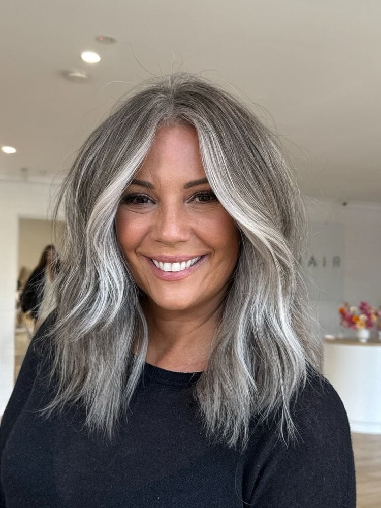 Collarbone Ash Grey With Blonde Highlights Collarbone Ash Grey With Blonde Highlights — Classy Grey Blending Highlights