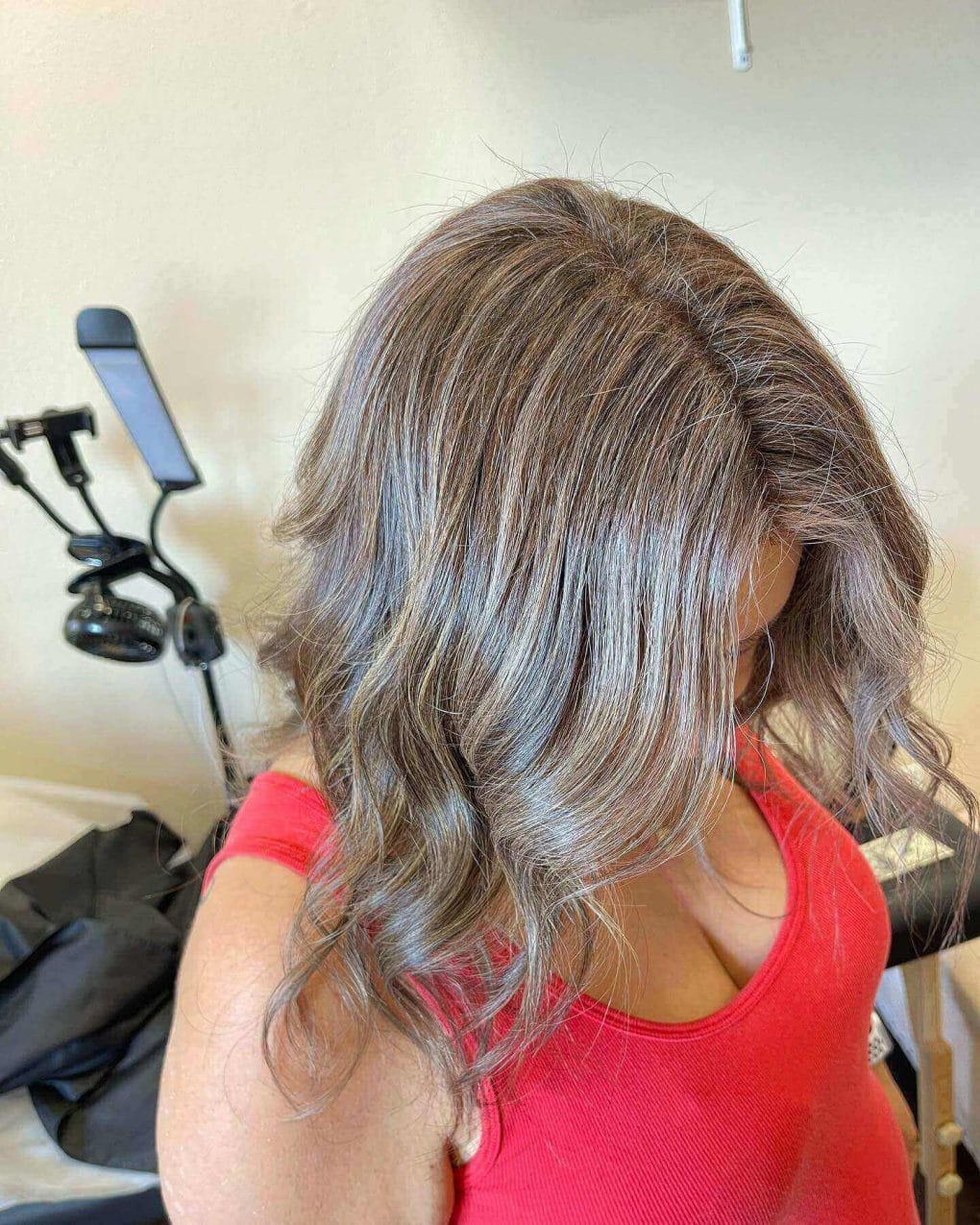 Collarbone Grey With Blonde Highlights Collarbone Grey With Blonde Highlights — Classy Grey Blending Highlights