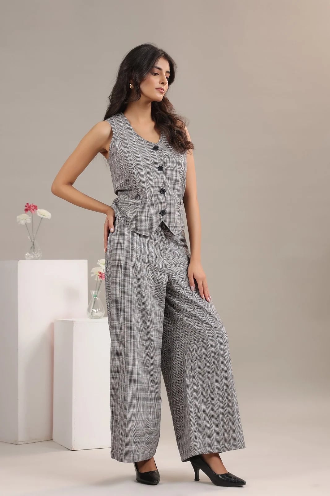 Grey Checkered Co-ord Set — Classy Grey Pants Outfits