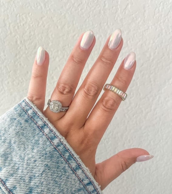 Short Oval Iridescent Glazed Nails Short Oval Iridescent Glazed Nails — Classy Hailey Bieber Nails