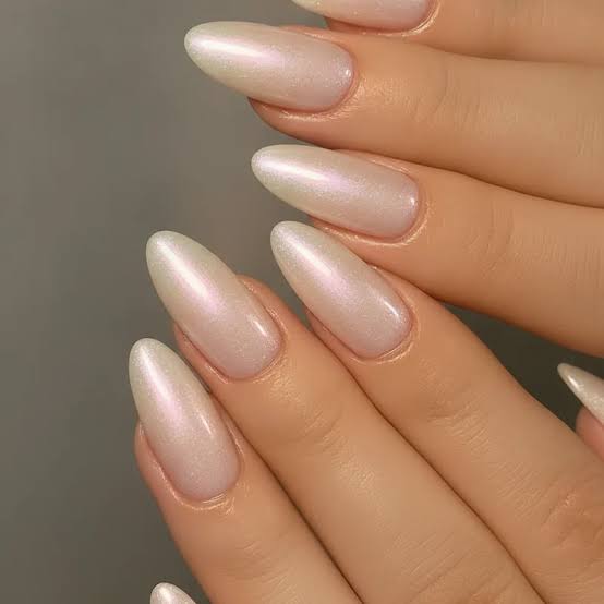 Pale Nude Pearlescent Glazed Nails Pale Nude Pearlescent Glazed Nails — Classy Hailey Bieber Nails