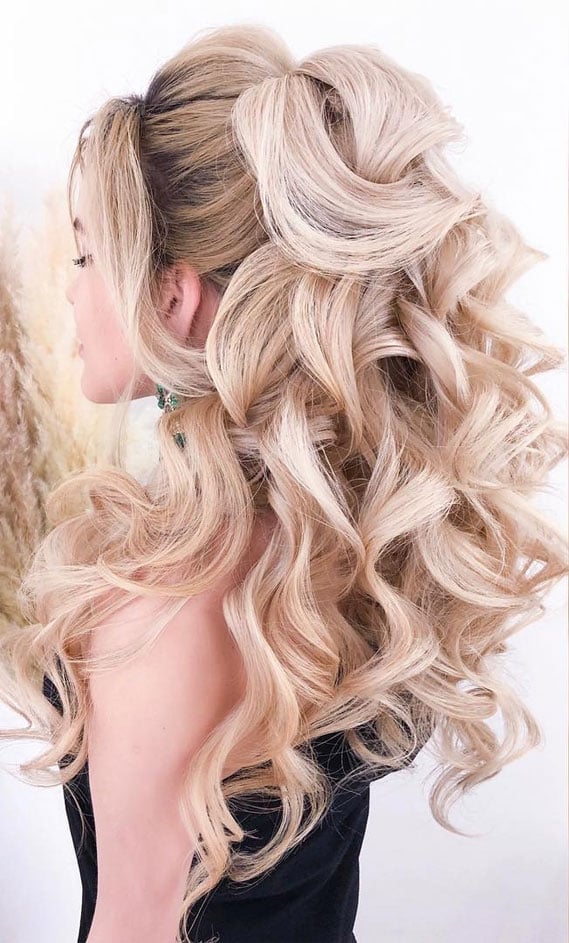 Ash Blonde Curls With Curtain Bangs — Classy Hair Down Hairstyles