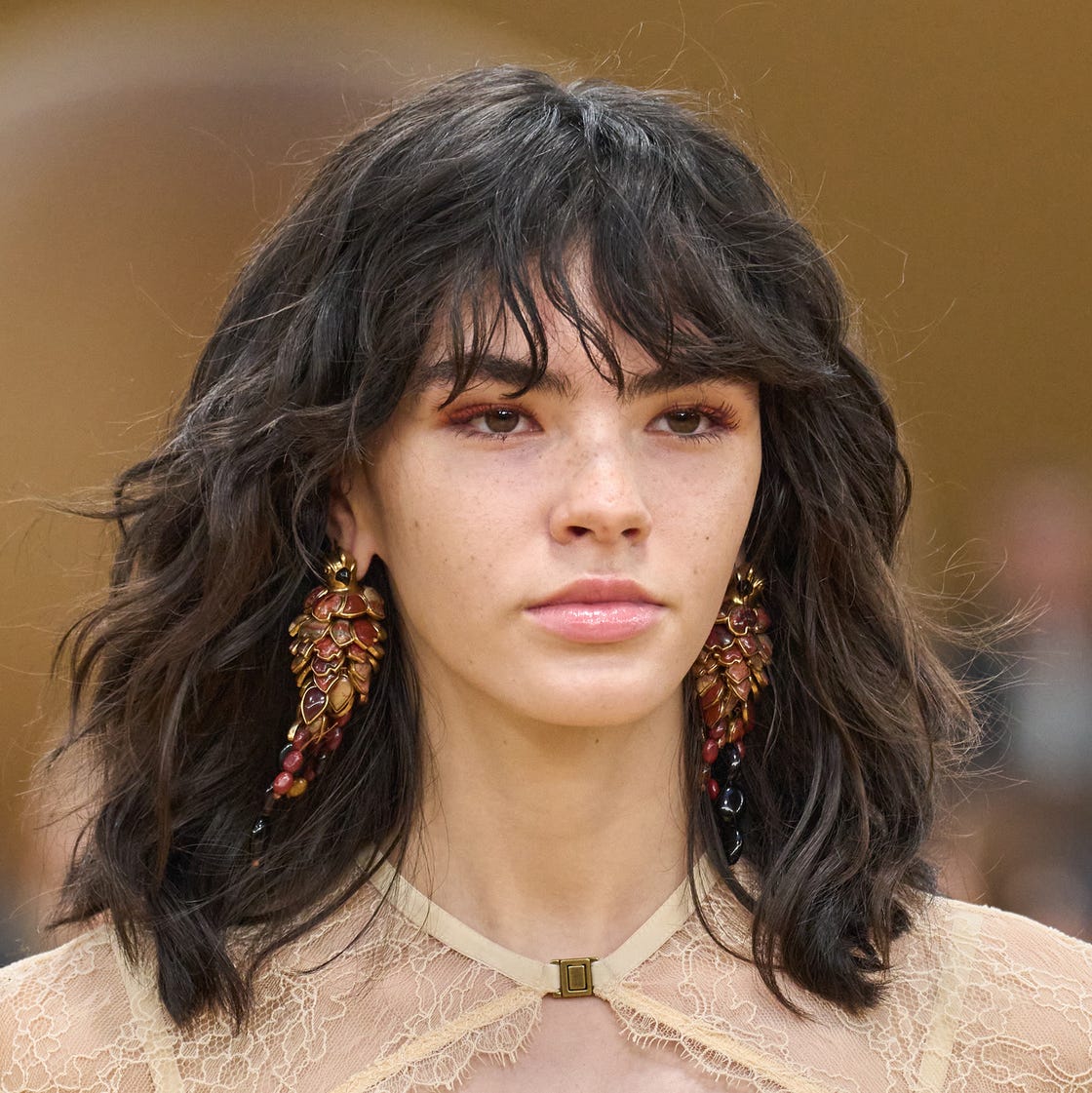 Butterfly Bob With Textured Curtain Bangs — Classy Hair Growth Tips