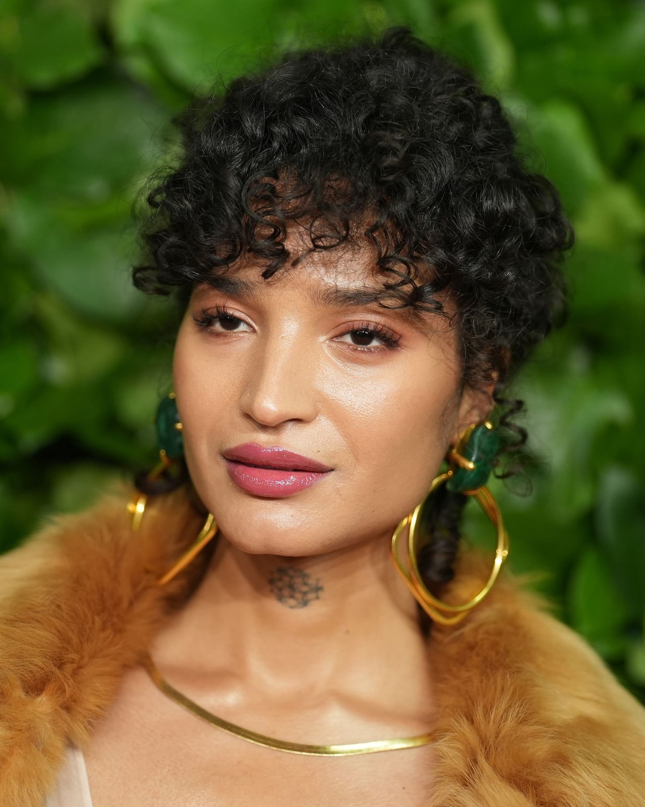 Shoulder Length Curly Hair With Curly Bangs — Classy Hair with Bangs